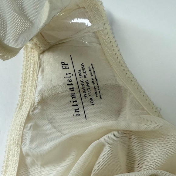 Intimately Free People Bodysuit Womens Size Small Cream Floral Take it Away NWT - Picture 8 of 13